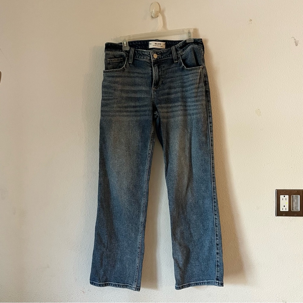 Hollister low rise relaxed straight Jeans